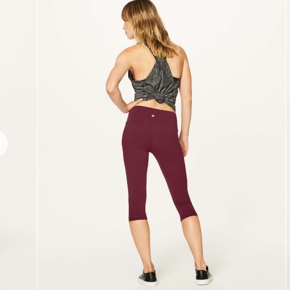 Lululemon Wunder Under Hi-Rise 1/2 Tight Full-On Luxtreme 17" Size 4 Burgundy - Picture 6 of 6